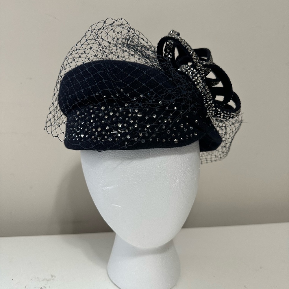 Diva blue Rabbit Hair pillbox hat with a net veil and rhinestone embellishment - Picture 3 of 12